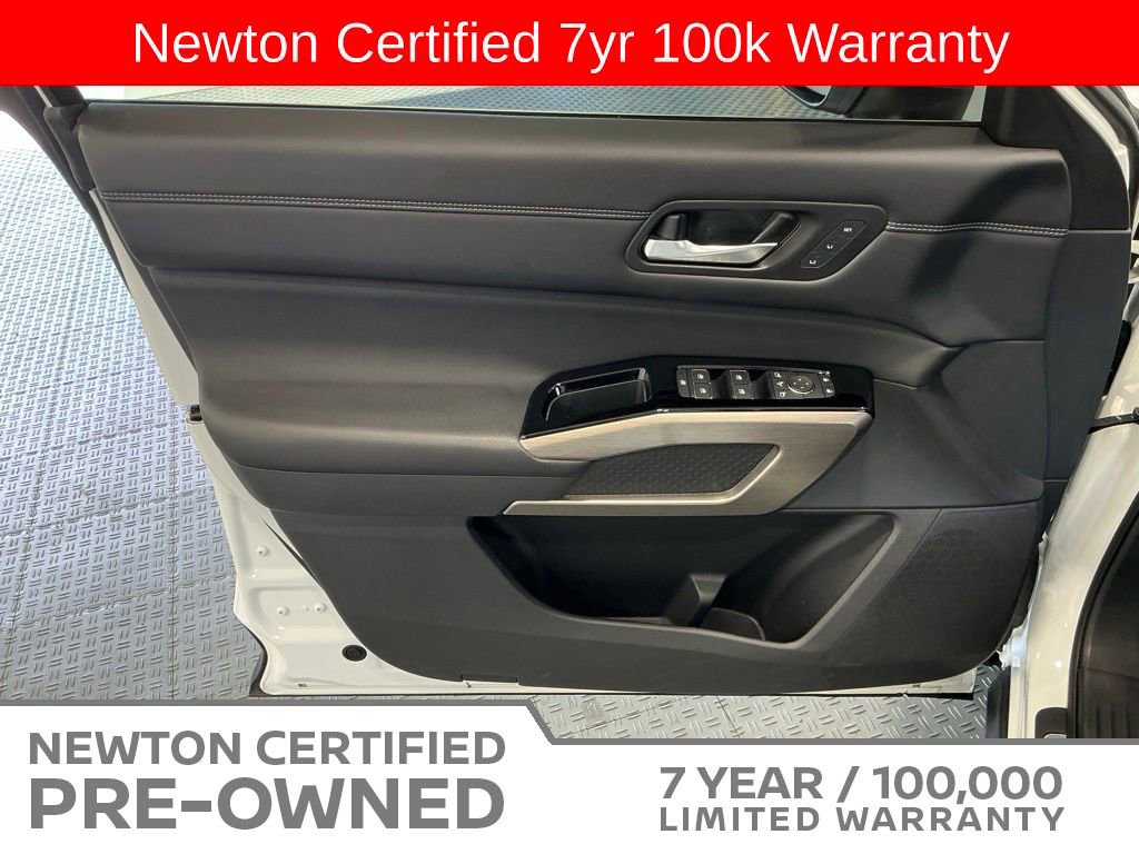 Used 2023 Nissan Pathfinder Platinum AWD/4WD image 46