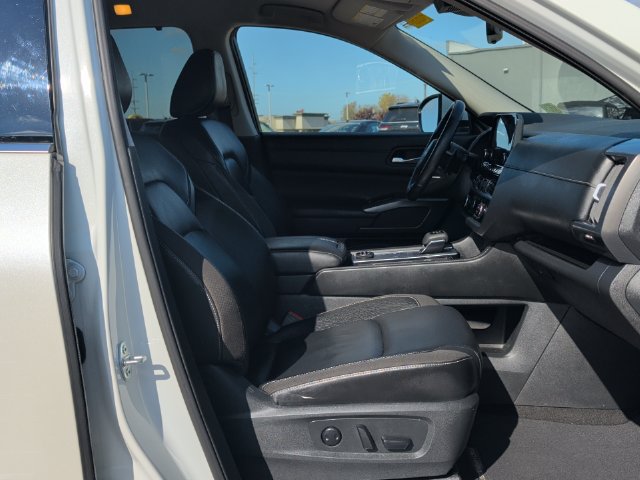 Certified 2024 Nissan Pathfinder SL AWD/4WD image 31