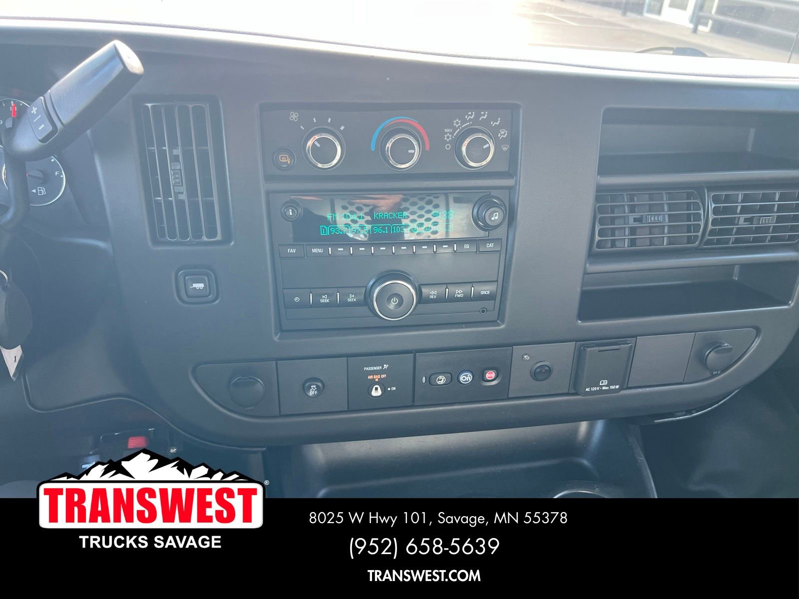 Used 2018 Chevrolet Express 3500 Extended w/ Driver Convenience Package RWD image 19