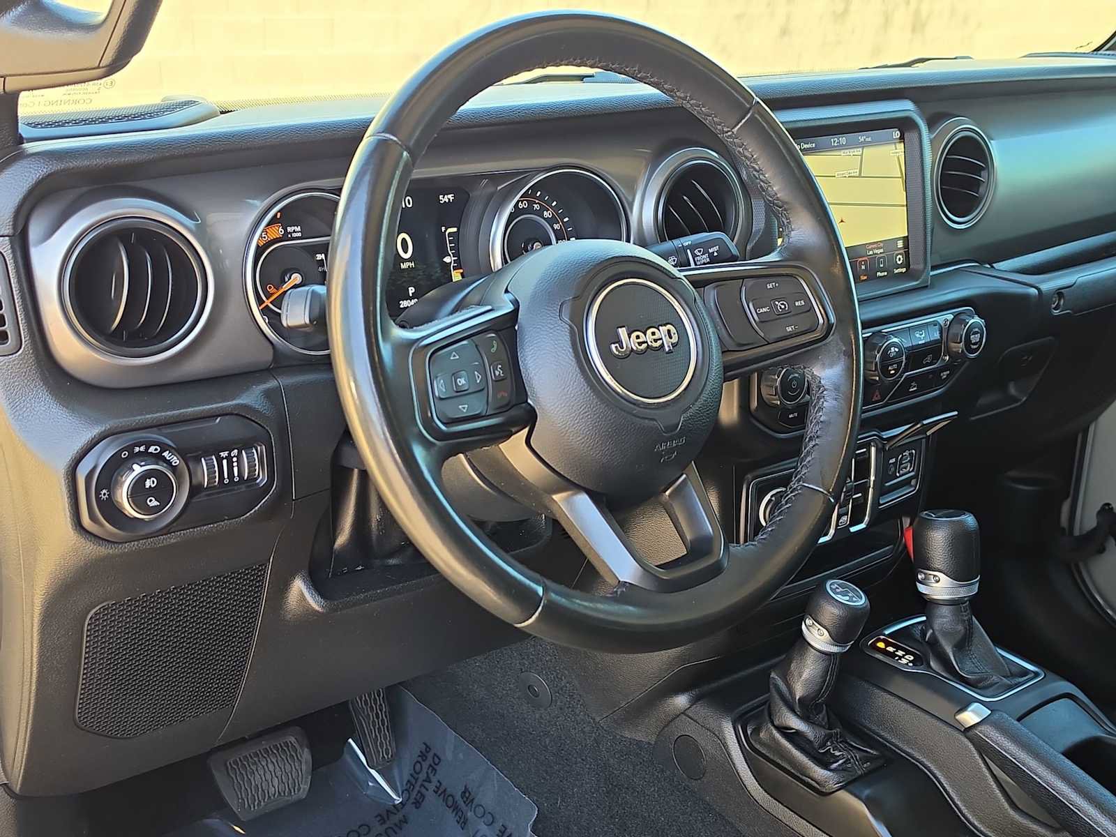 Used 2022 Jeep Gladiator Sport image 2