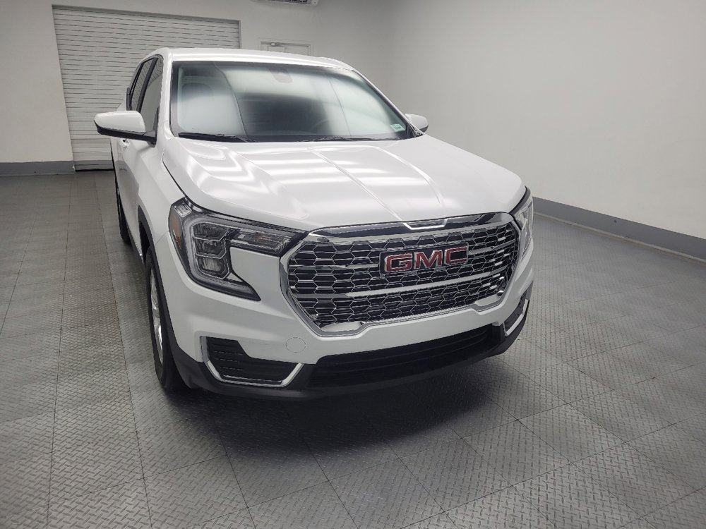 Used 2024 GMC Terrain SLE image 14