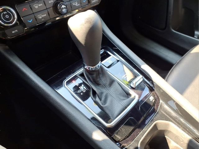 Used 2024 Jeep Compass Limited image 22