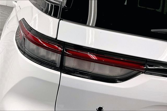 Used 2024 Jeep Grand Cherokee Laredo w/ Luxury Tech Group I image 33