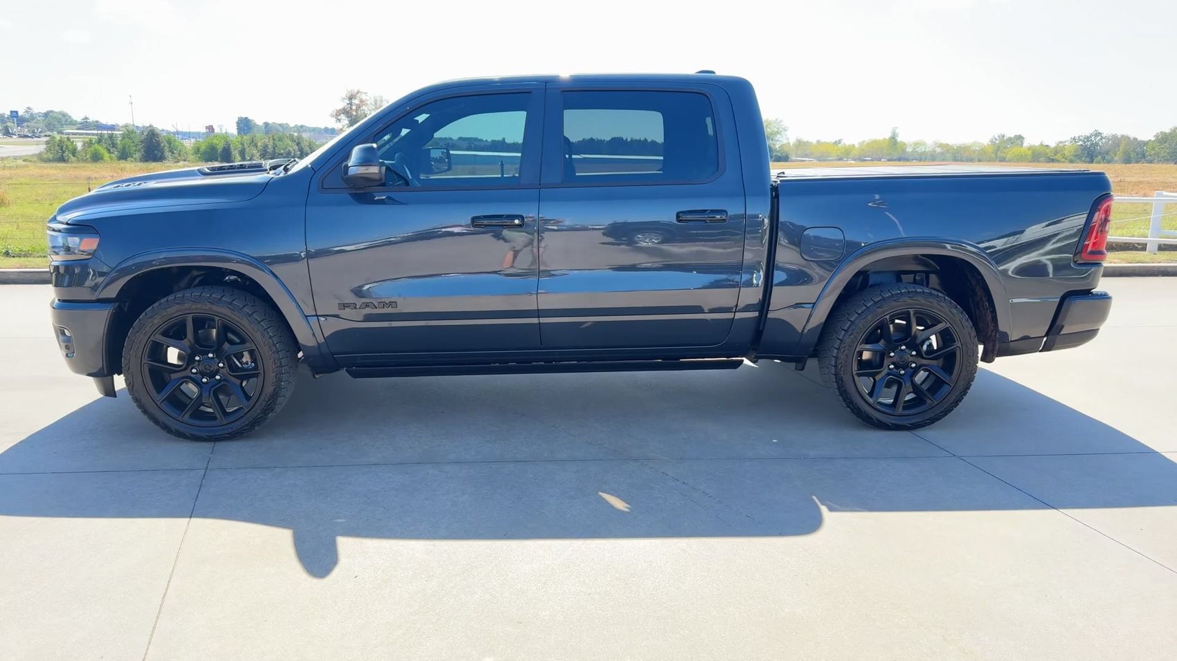 Used 2025 RAM 1500 Laramie w/ Night Edition AWD/4WD image 5