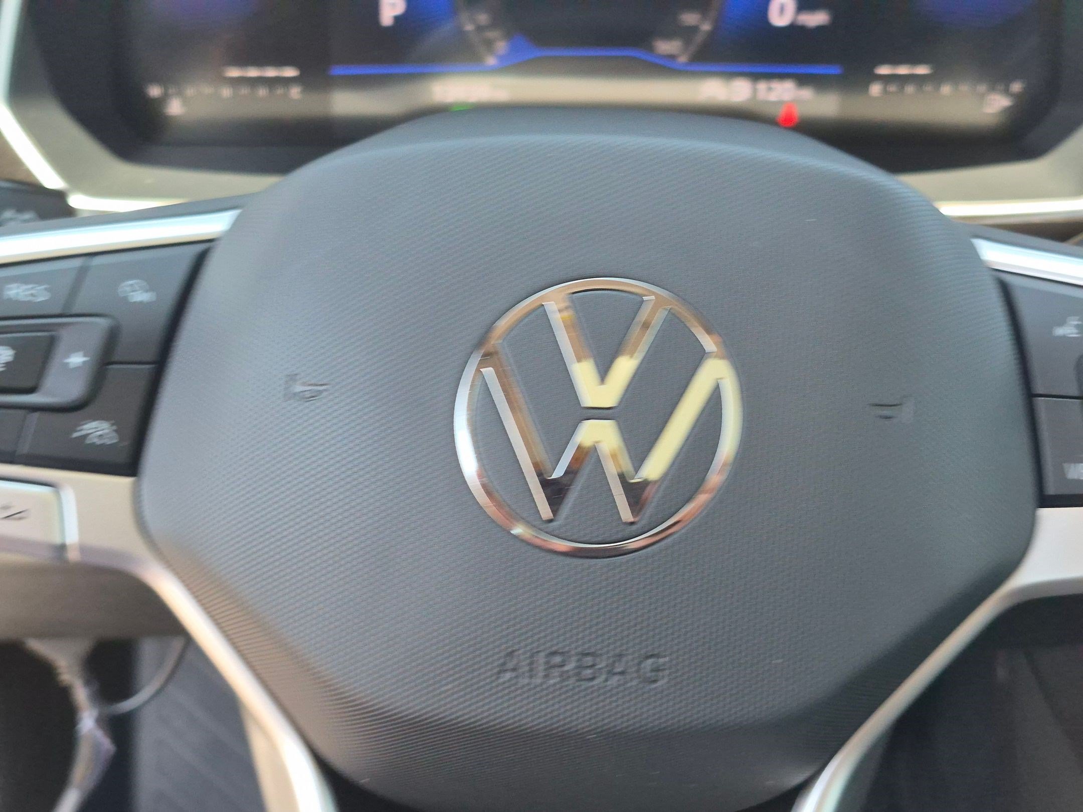 Used 2024 Volkswagen Jetta SE w/ Panoramic Sunroof Package FWD image 21