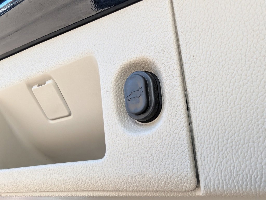 Used 2018 Cadillac Escalade Luxury image 35