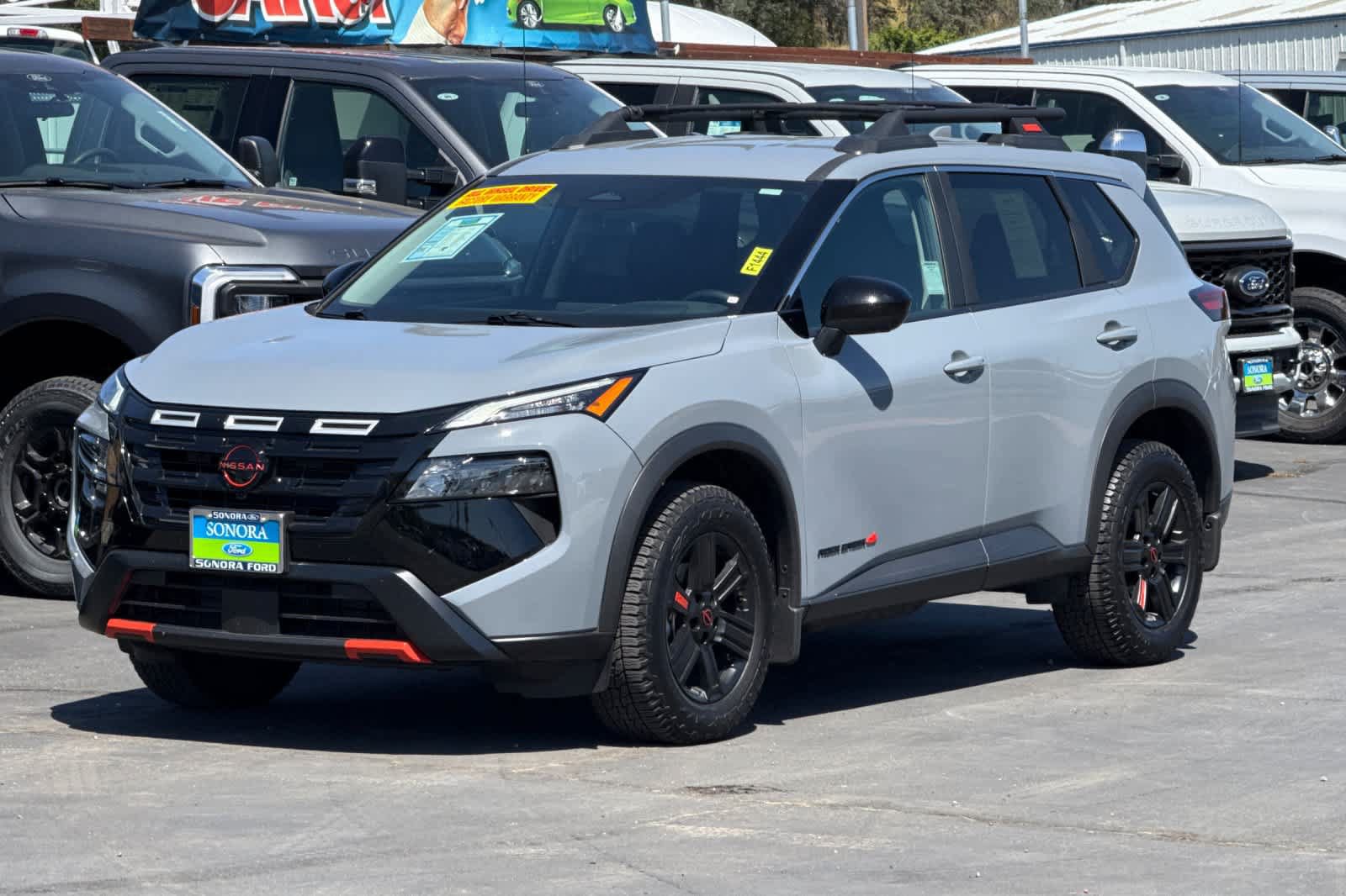 Used 2025 Nissan Rogue SV AWD/4WD image 8