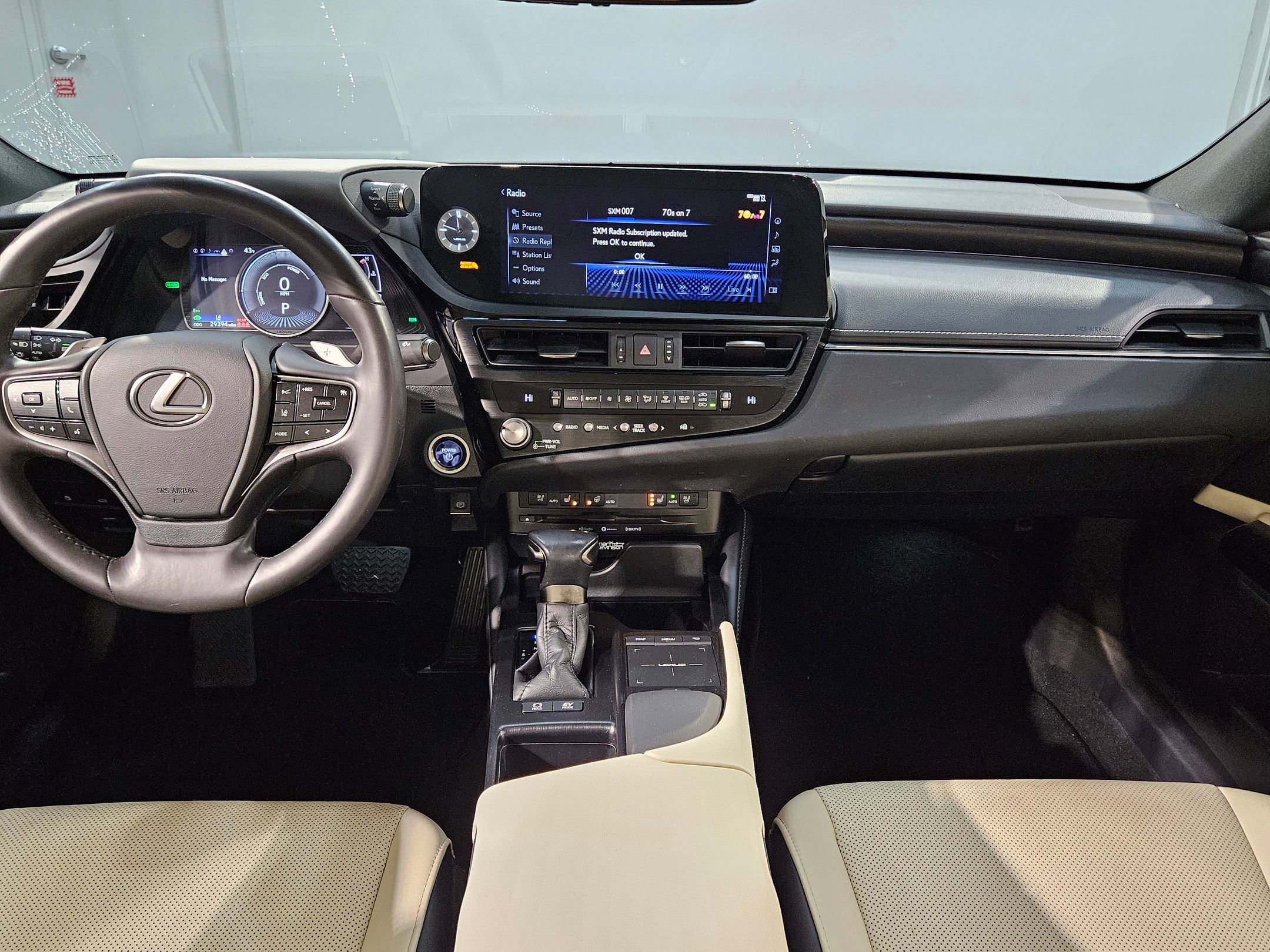 Used 2022 Lexus ES 300h w/ Premium Package image 10