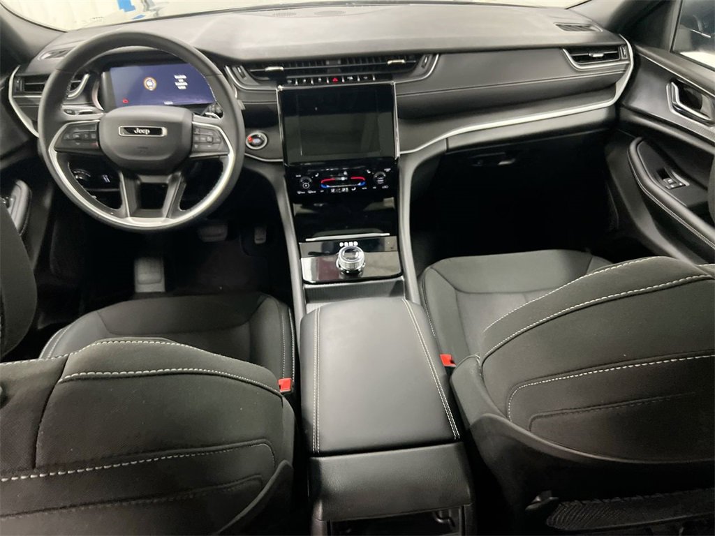 Used 2025 Jeep Grand Cherokee Laredo X w/ Luxury Tech Group I image 10