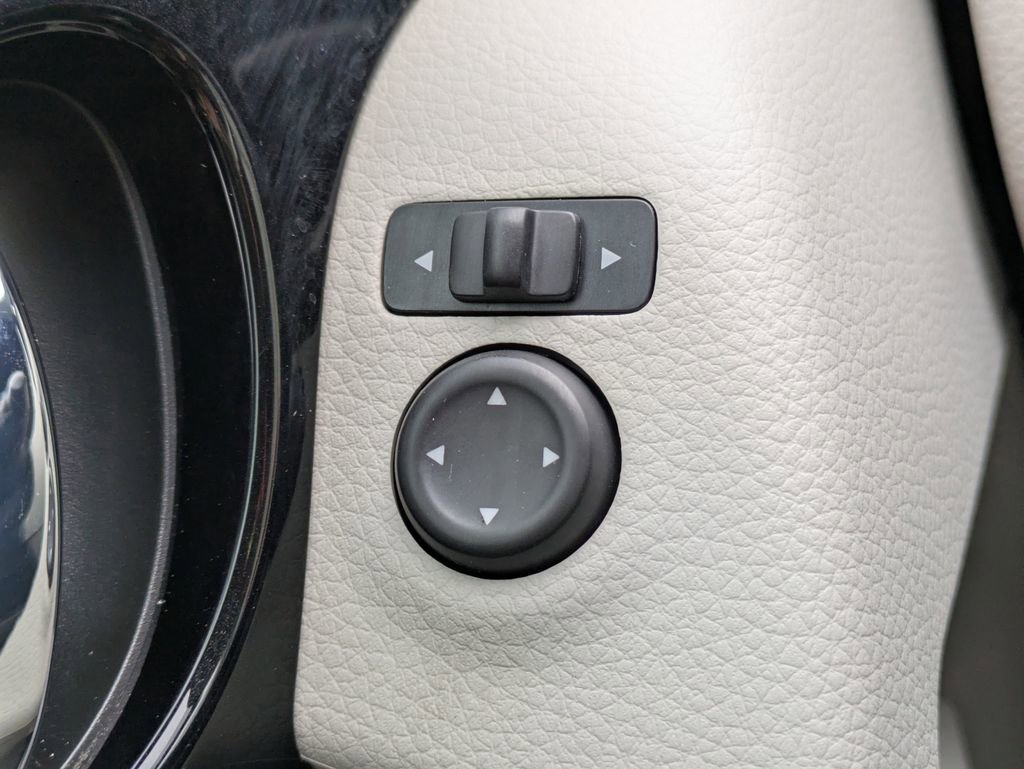 Used 2019 Nissan Rogue Sport SV image 29