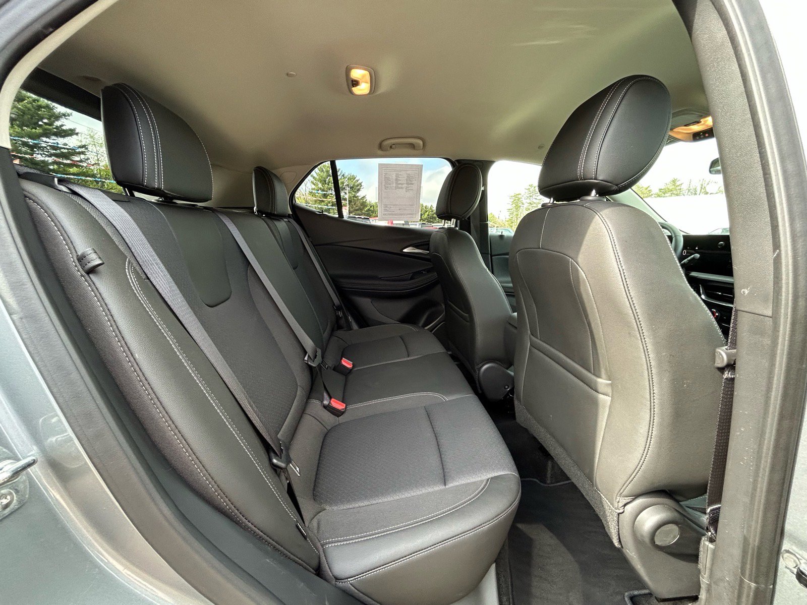 Used 2025 Buick Encore GX Preferred AWD/4WD image 8