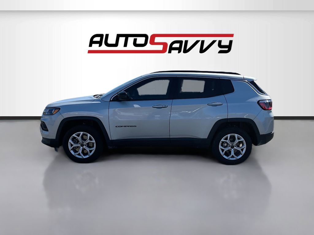 Used 2025 Jeep Compass Latitude image 4