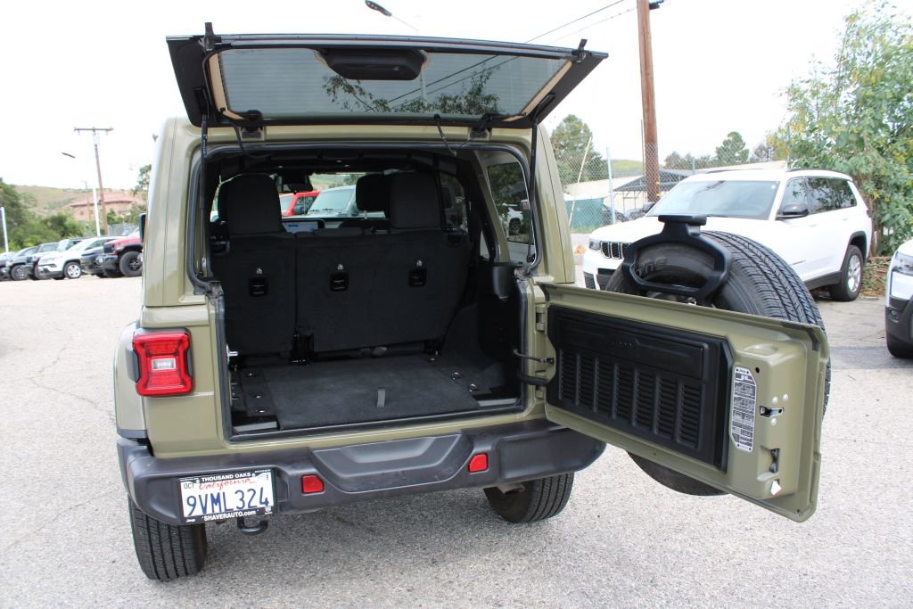 Used 2026 Jeep Wrangler Sahara AWD/4WD image 11