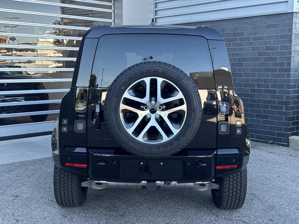 New 2026 Land Rover Defender 110 X-Dynamic SE AWD/4WD image 5