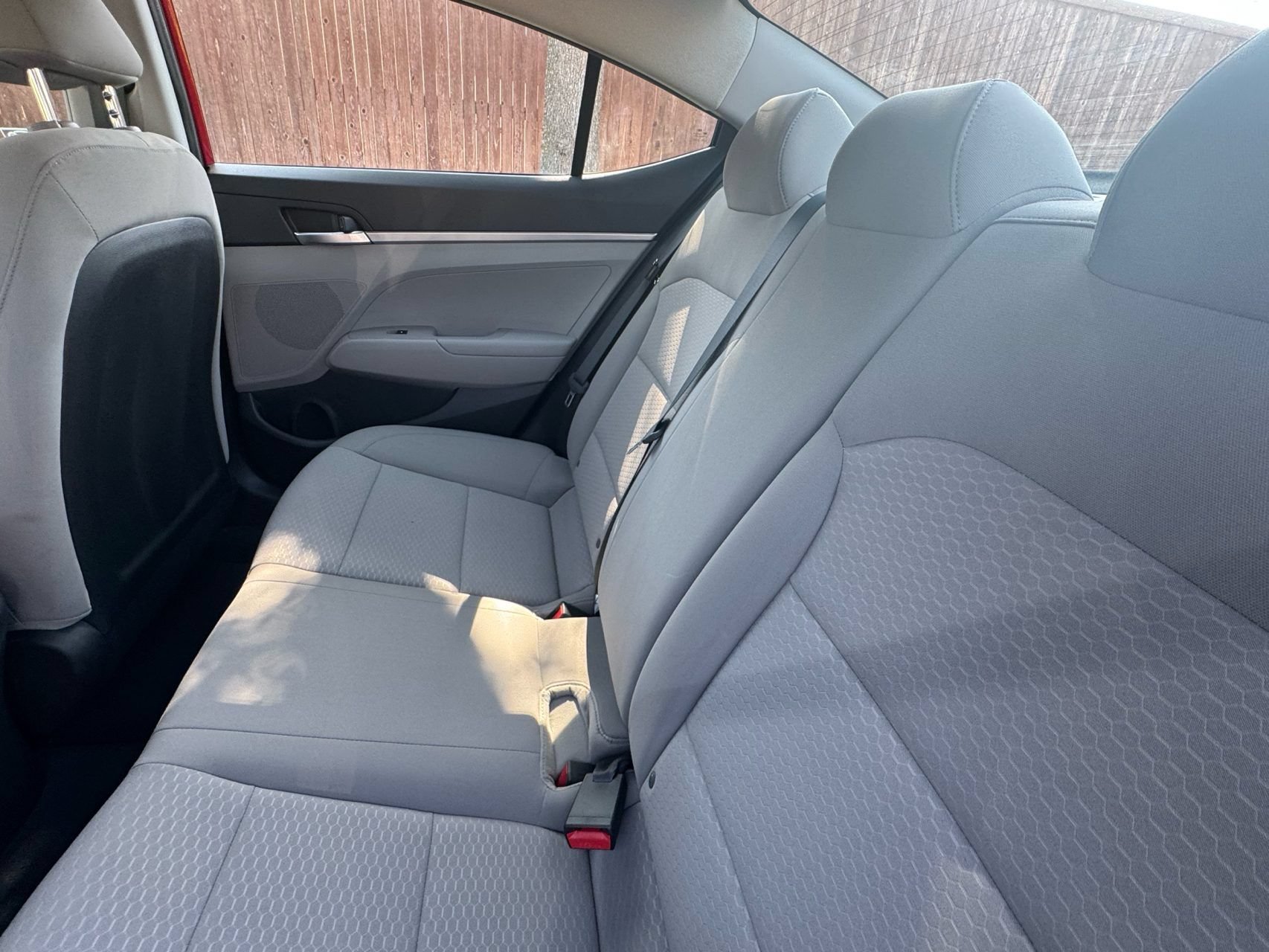 Used 2020 Hyundai Elantra SE FWD image 23