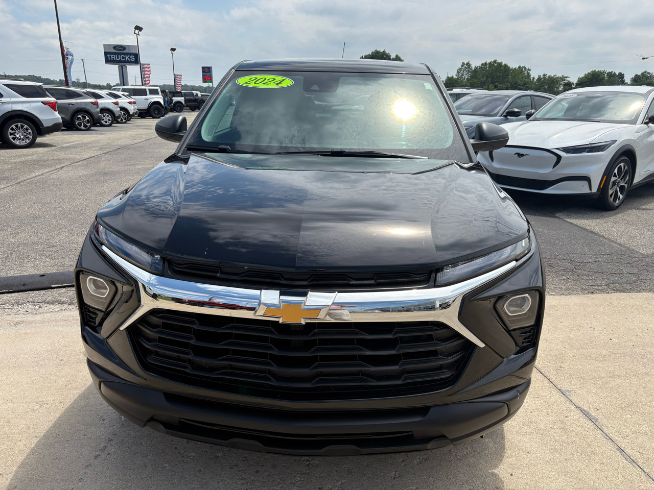 Used 2024 Chevrolet TrailBlazer LS w/ LS Convenience Package image 8