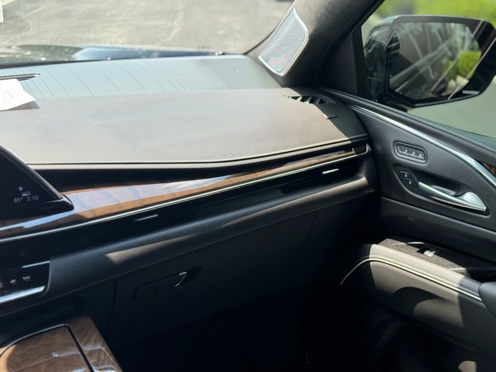 Used 2024 Cadillac Escalade ESV Sport Platinum w/ LPO, ONYX Package image 35