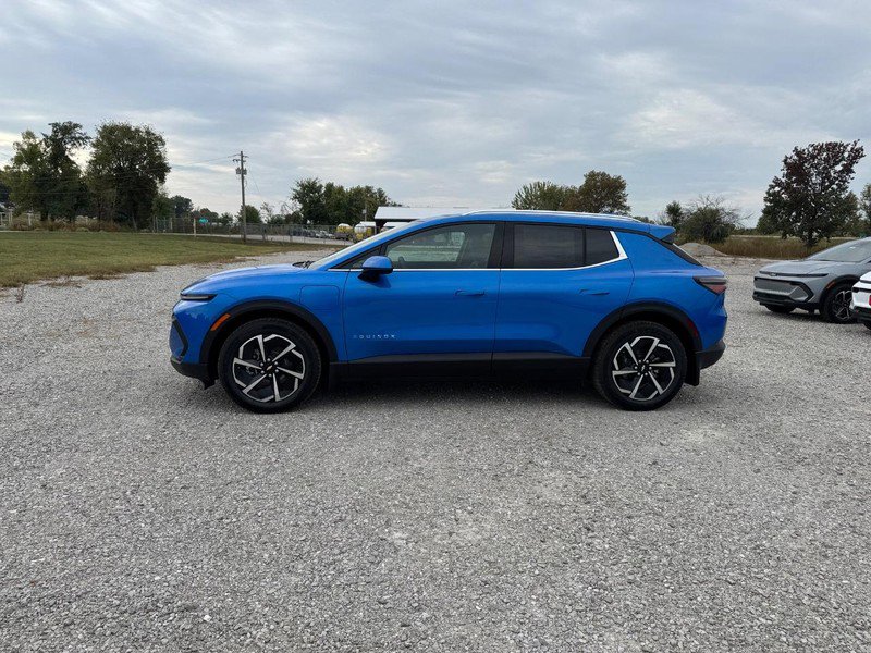 New 2026 Chevrolet Equinox EV LT image 2