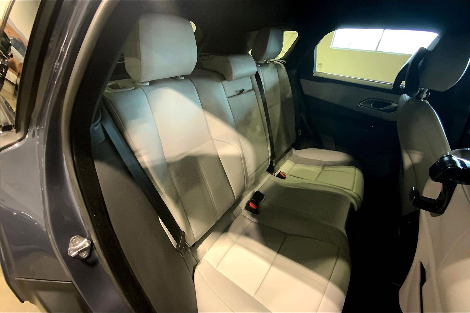 Used 2026 Land Rover Range Rover Velar Dynamic SE image 19