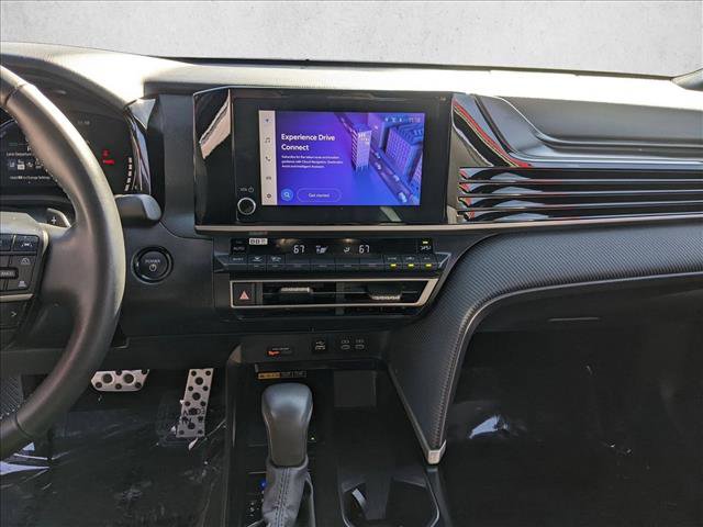 Used 2025 Toyota Camry SE image 13