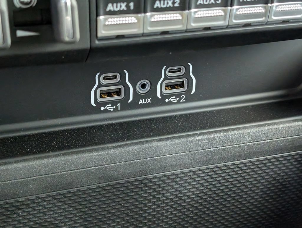 New 2026 RAM 3500 Big Horn AWD/4WD image 19