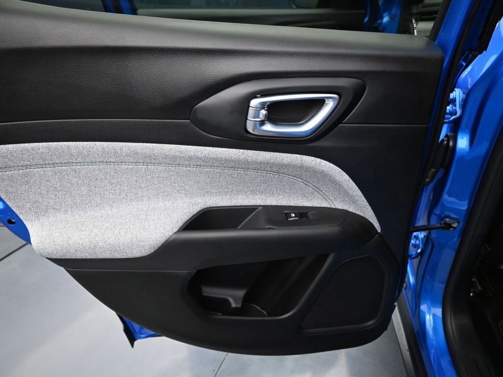 New 2026 Jeep Compass Latitude image 22