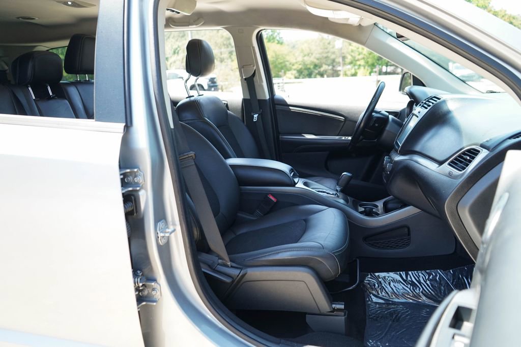 Used 2019 Dodge Journey Crossroad AWD/4WD image 12