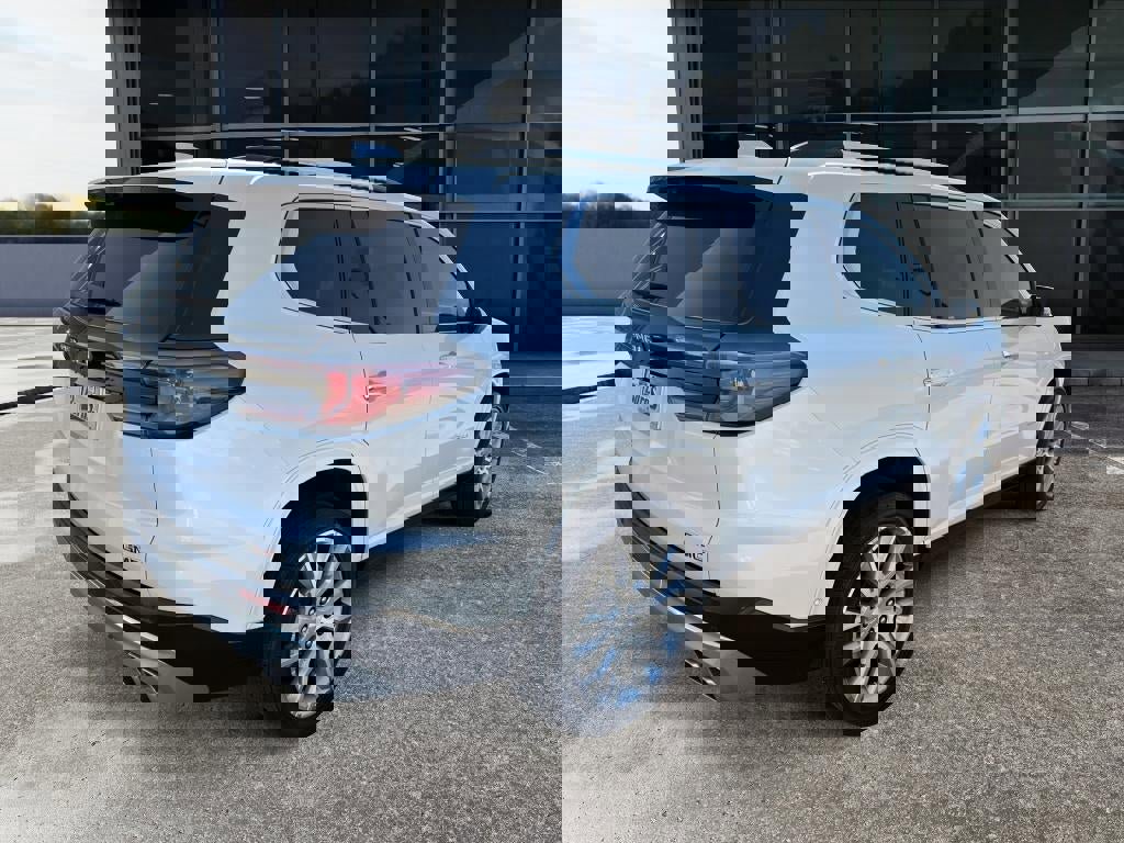 Used 2025 GMC Acadia Denali w/ Super Cruise Package image 7