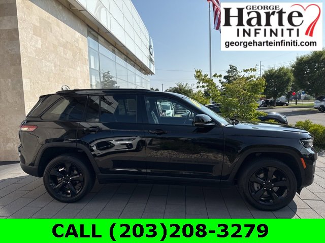 Used 2023 Jeep Grand Cherokee Altitude image 8