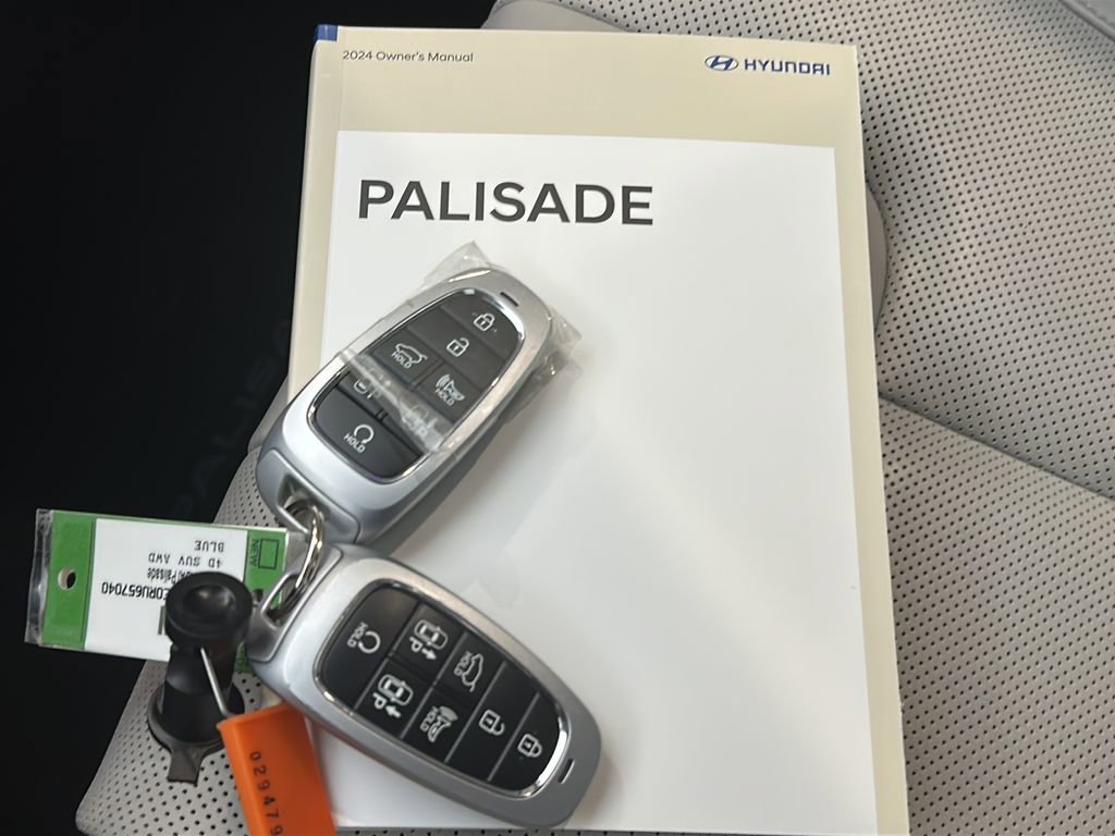 Used 2024 Hyundai Palisade Calligraphy image 34