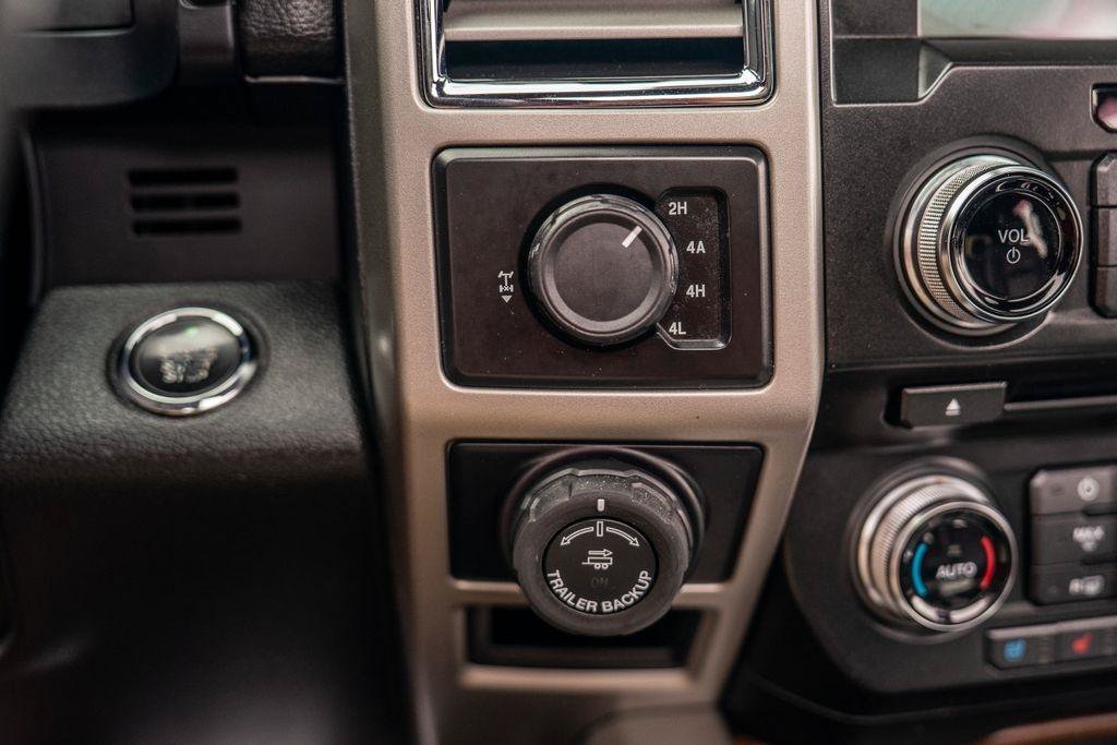 Used 2016 Ford F150 Lariat w/ Equipment Group 502A Luxury AWD/4WD image 33