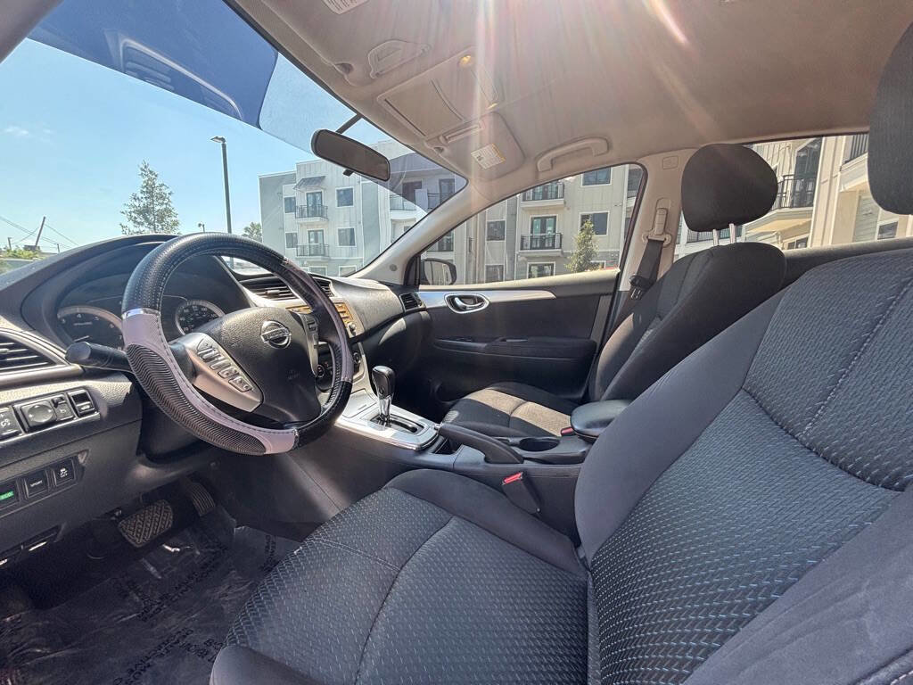 Used 2014 Nissan Sentra SR w/ SR Driver Package image 10
