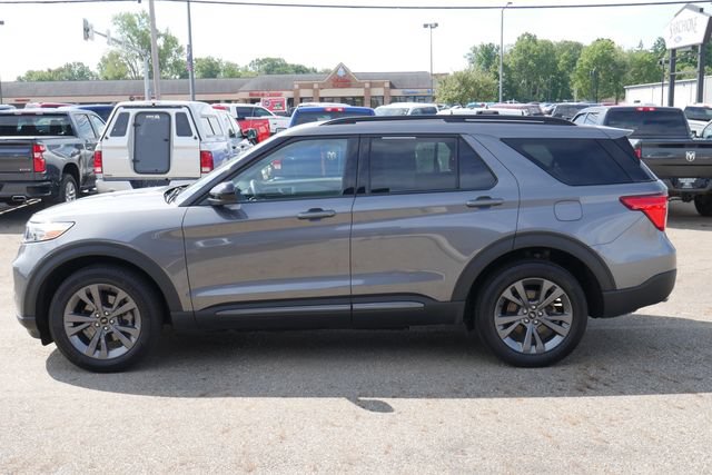 Used 2023 Ford Explorer XLT w/ Equipment Group 202A AWD/4WD image 9