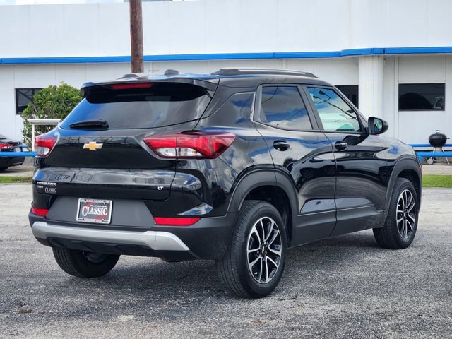Used 2025 Chevrolet TrailBlazer LT AWD/4WD image 7