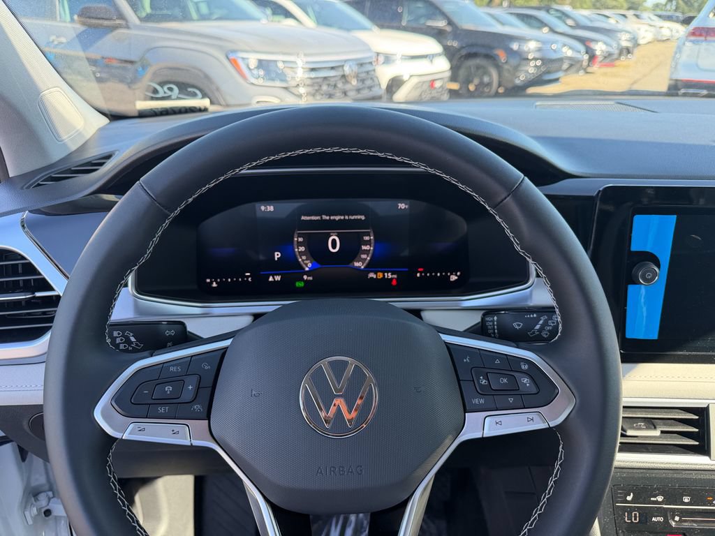 New 2026 Volkswagen Taos SE FWD image 13