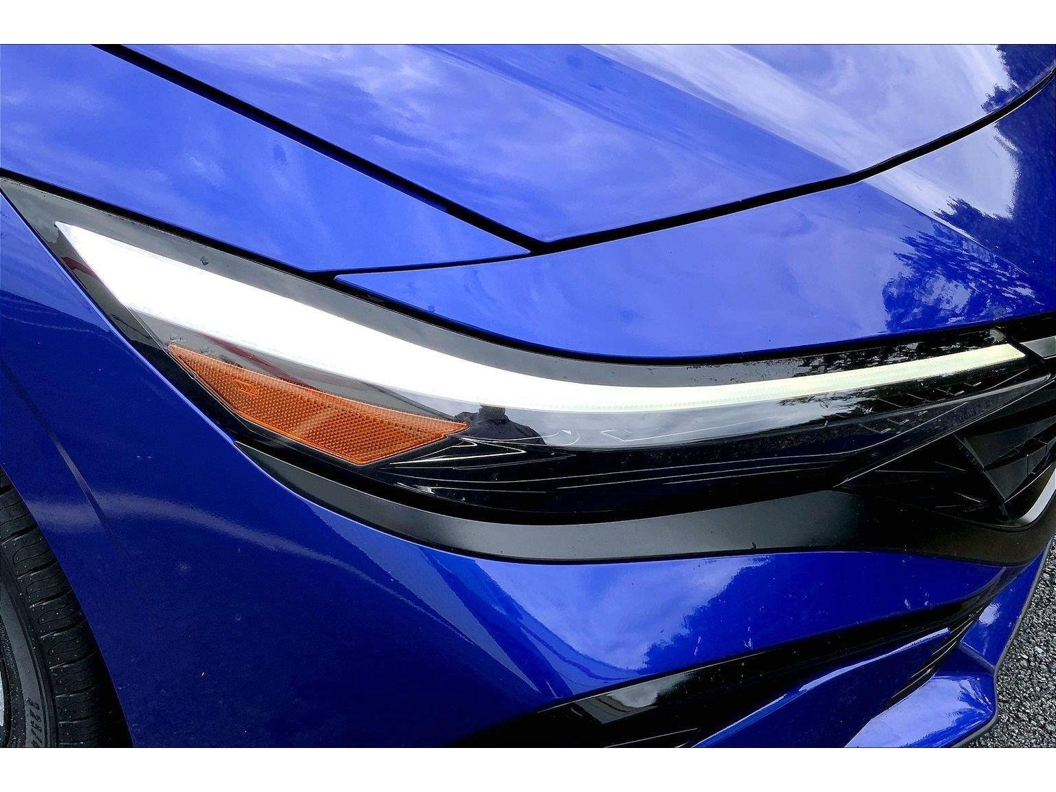 Used 2025 Hyundai Elantra Limited FWD image 28