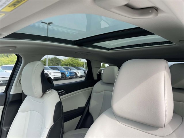 New 2026 Kia Sportage EX w/ EX Panorama Roof Package image 6