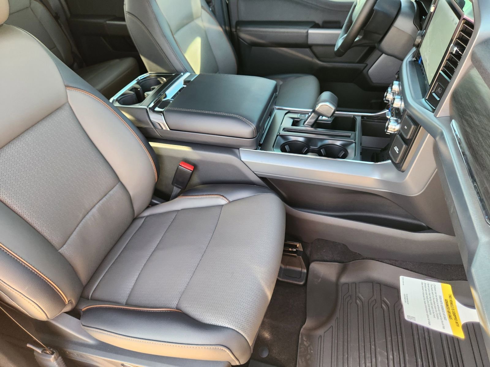 New 2025 Ford F150 Lariat w/ Equipment Group 502A High image 15