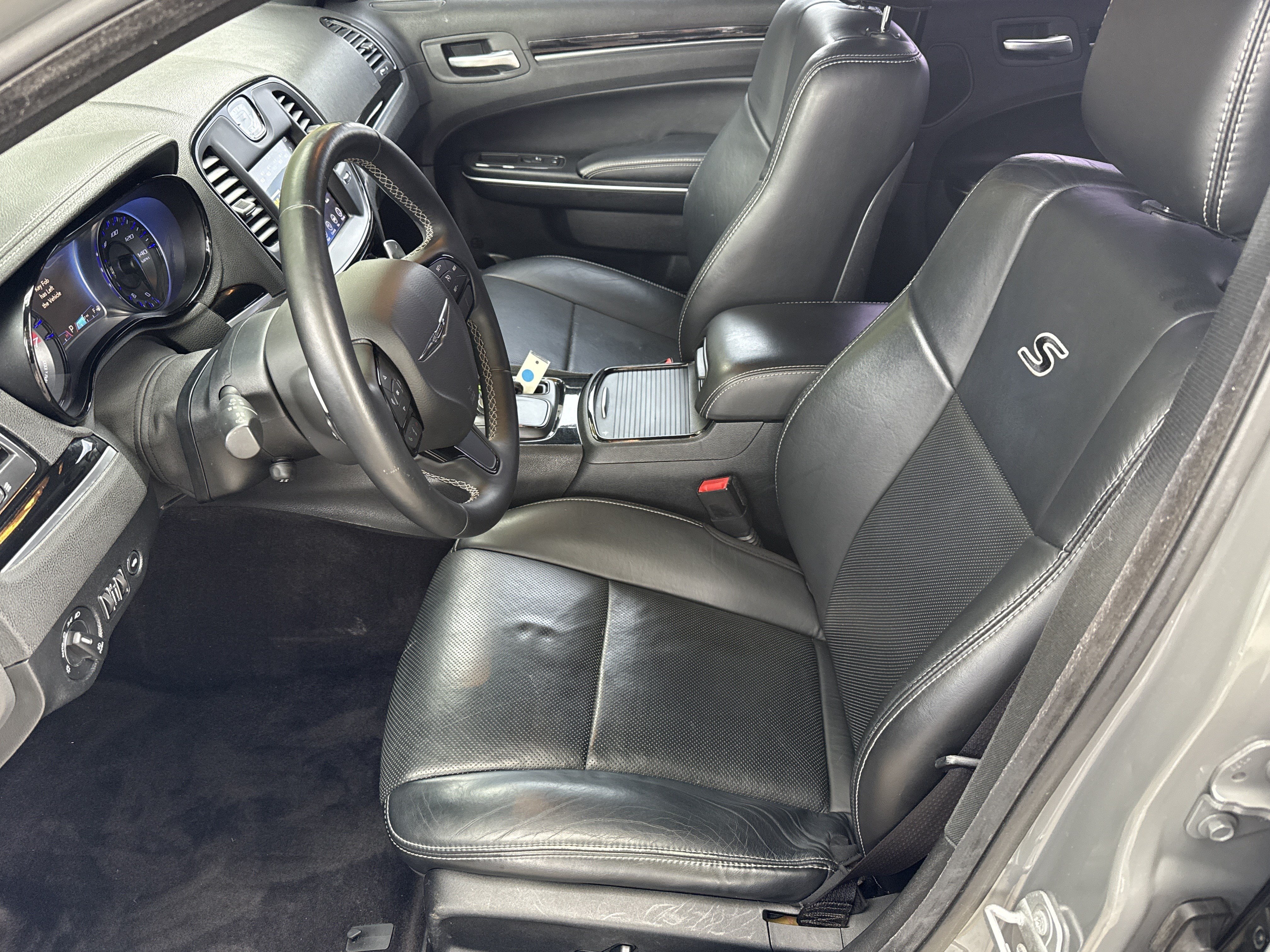 Used 2017 Chrysler 300 S w/ 300S Premium Group 2 RWD image 9