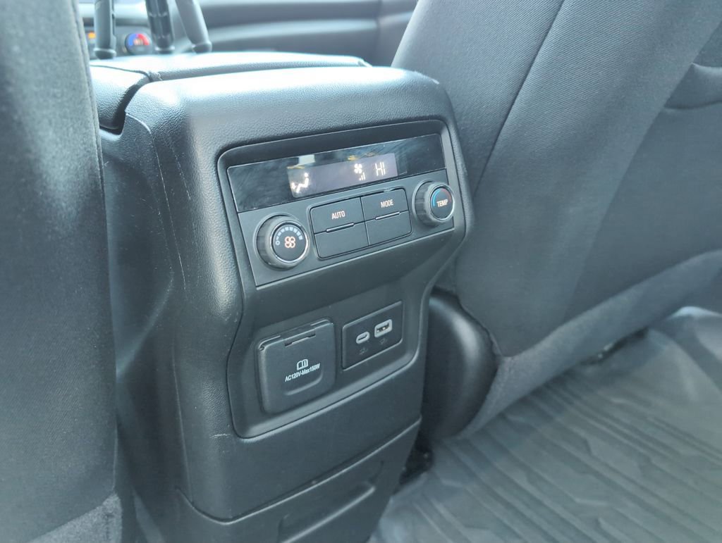 Used 2023 GMC Acadia SLE w/ Driver Convenience Package image 14