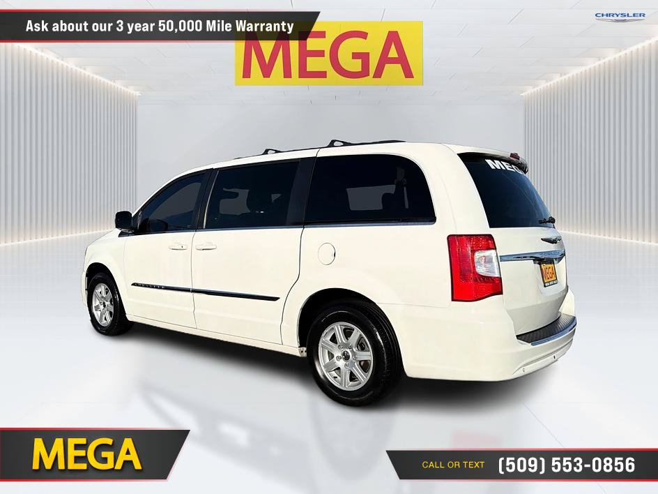 Used 2011 Chrysler Town & Country Touring FWD image 9