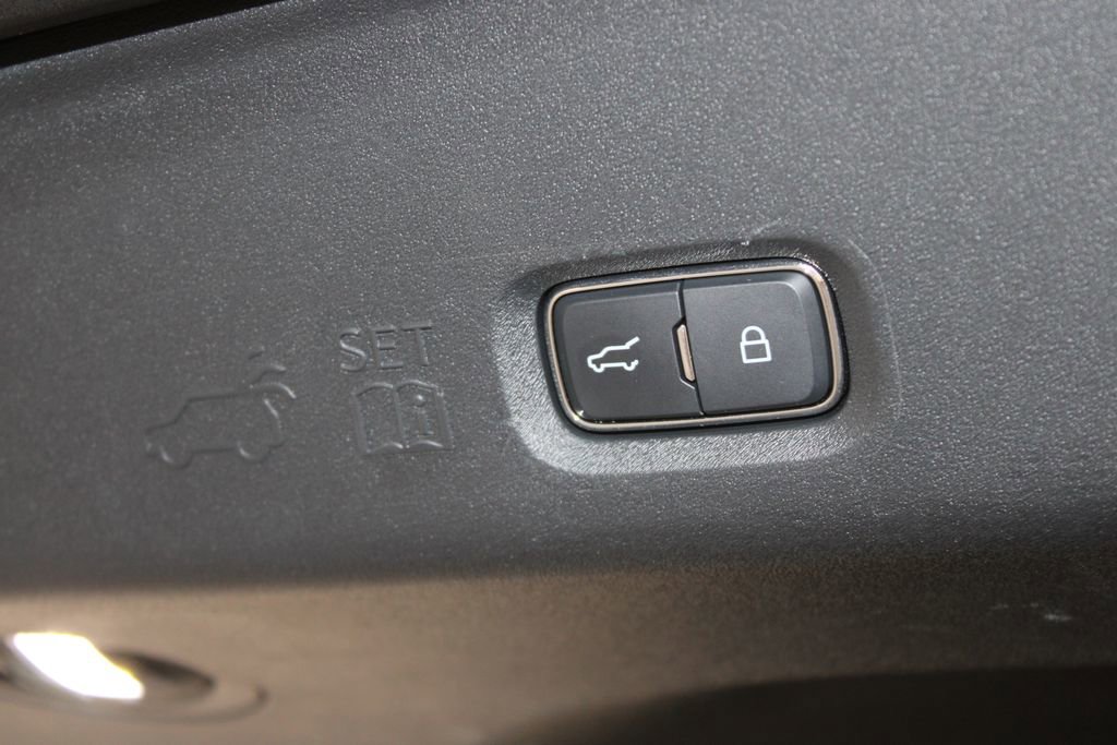 Used 2025 Ford Expedition Platinum image 18