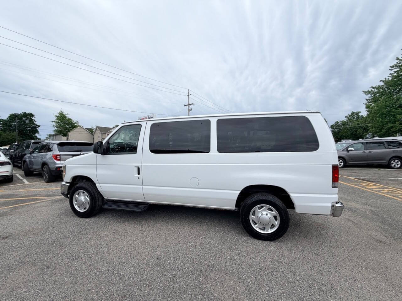 Used 2012 Ford E-350 and Econoline 350 XLT RWD image 21