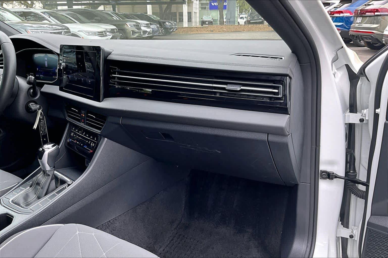 Used 2025 Volkswagen Jetta Sport image 18