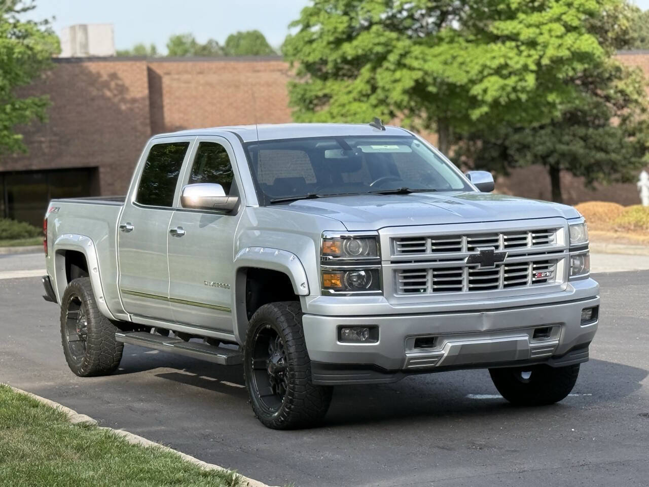Used 2015 Chevrolet Silverado 1500 LTZ Z71 AWD/4WD image 2