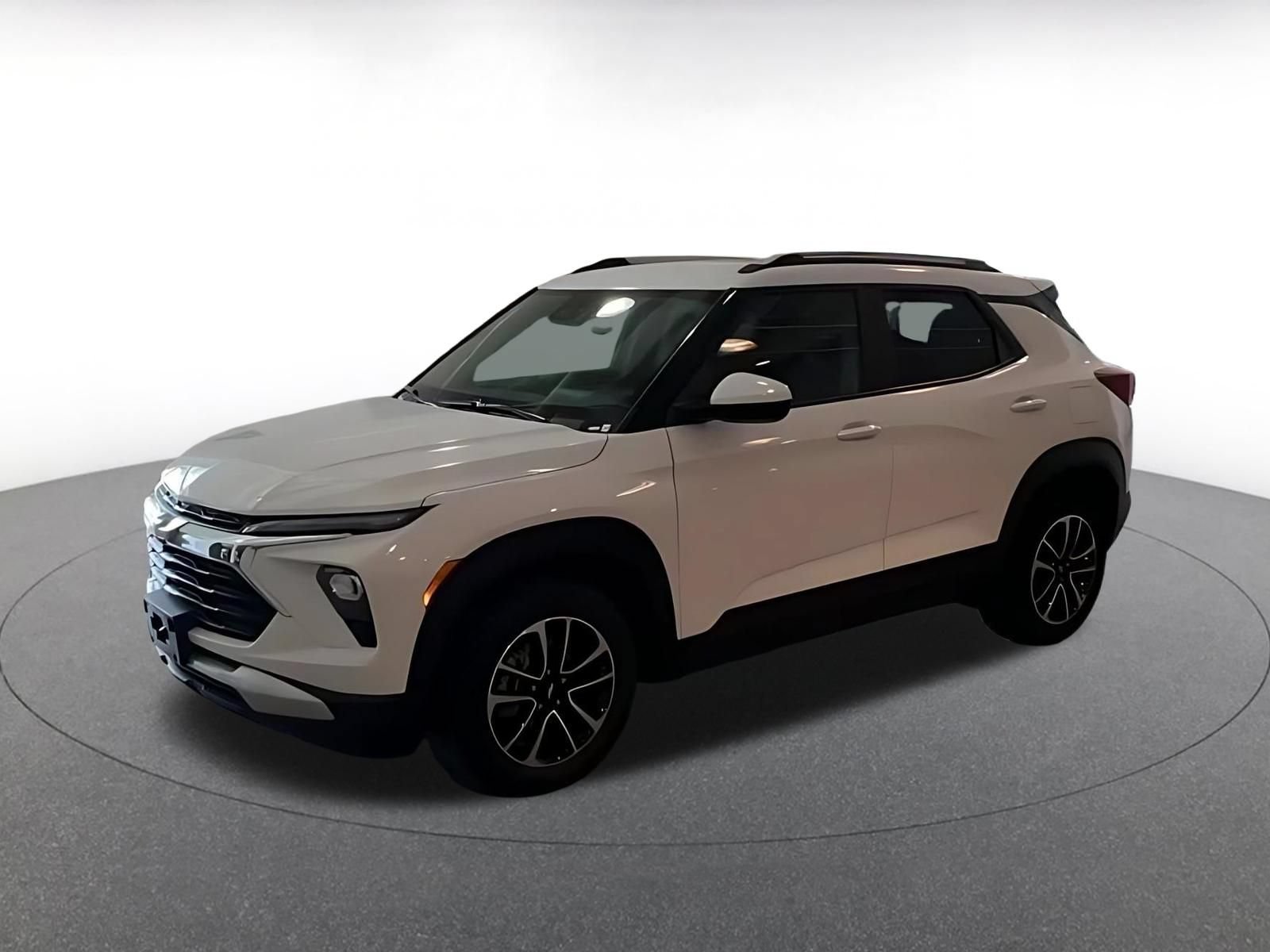 Used 2025 Chevrolet TrailBlazer LT FWD image 8