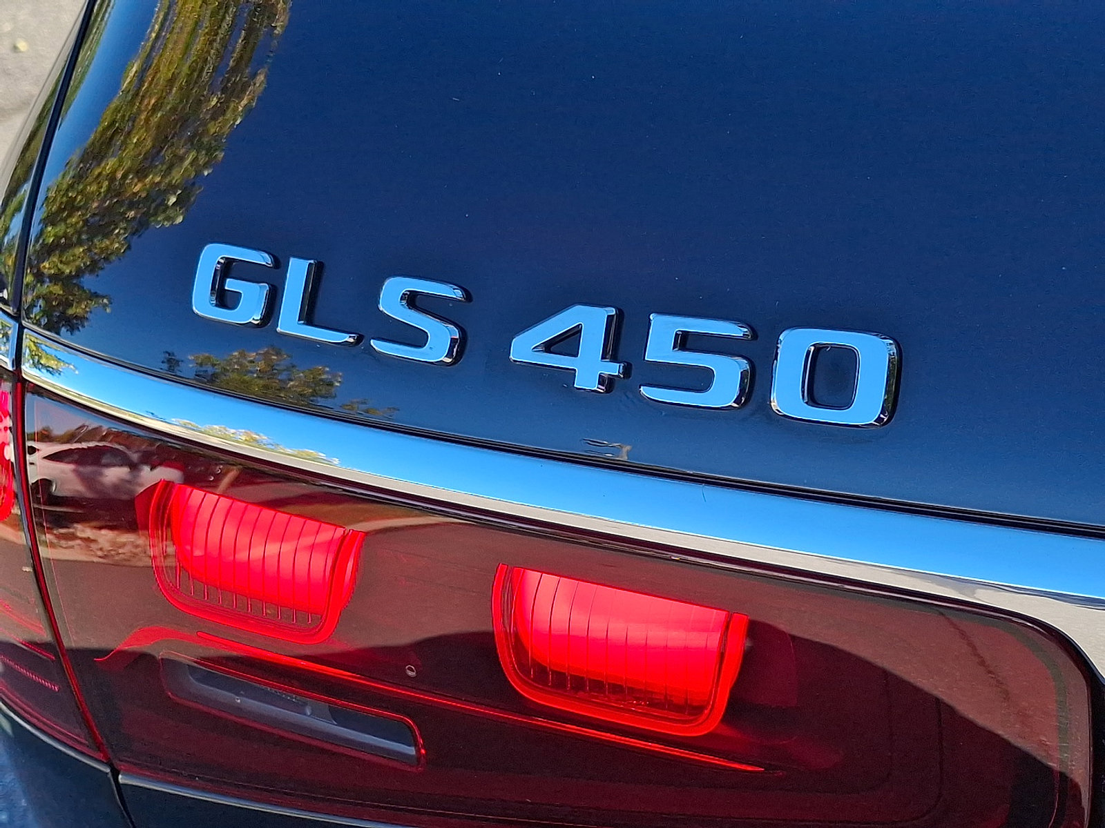 Certified 2025 Mercedes-Benz GLS 450 4MATIC image 33