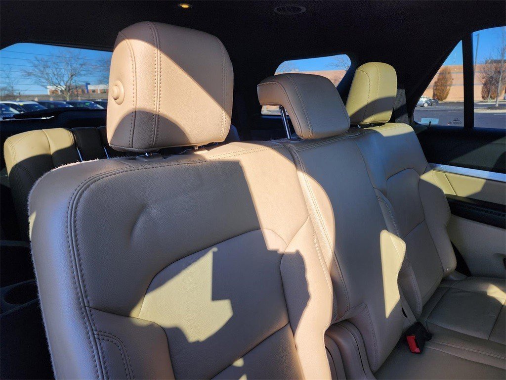 Used 2017 Ford Explorer XLT w/ Equipment Group 202A image 23