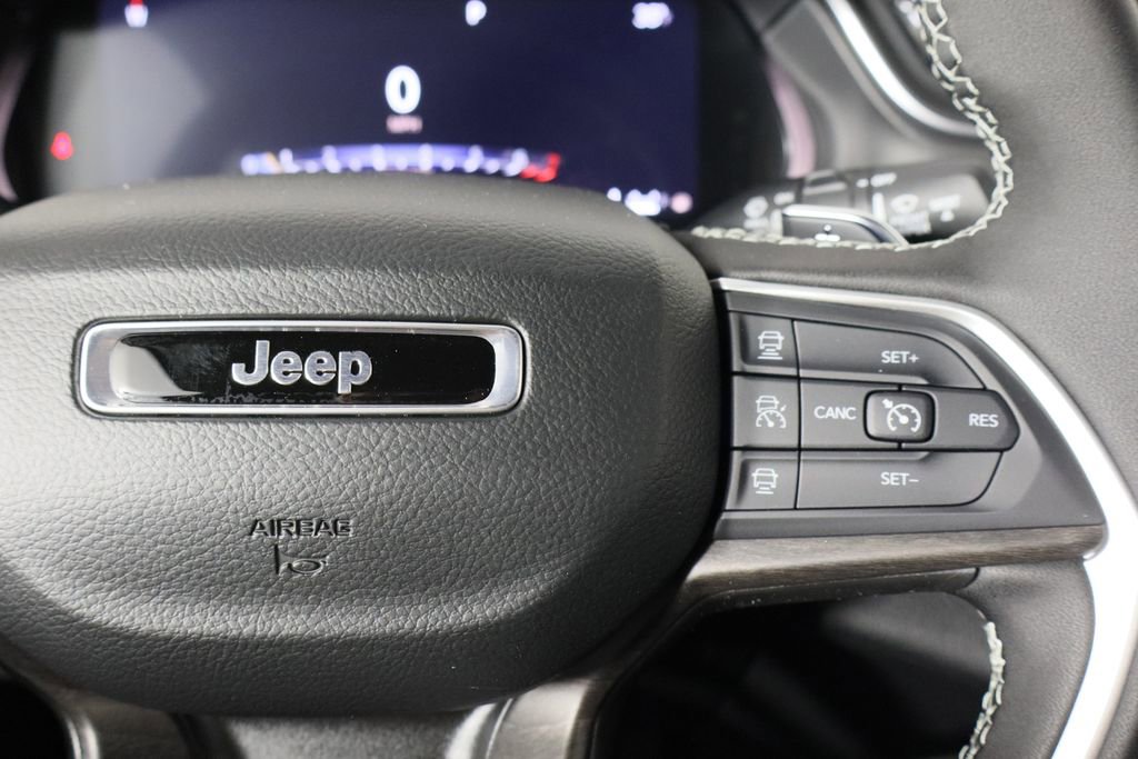 New 2025 Jeep Grand Cherokee Limited image 10