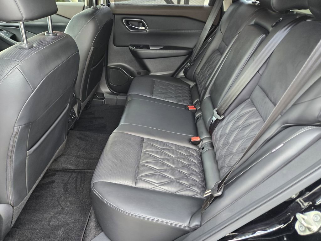 Used 2023 Nissan Rogue Platinum w/ Platinum Premium Package image 18